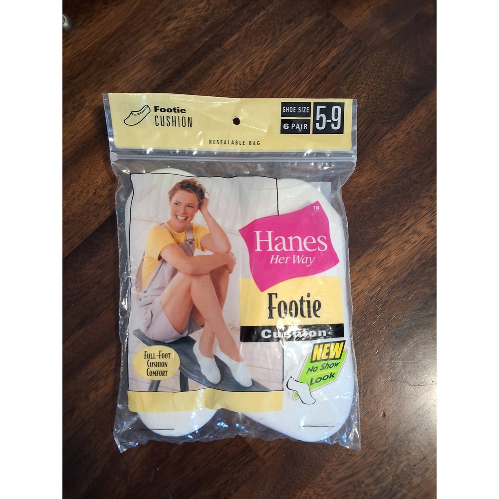 Hanes Her Way Vintage 2001 Footie Cushion No Show Socks 6 Pair White Size 5-9